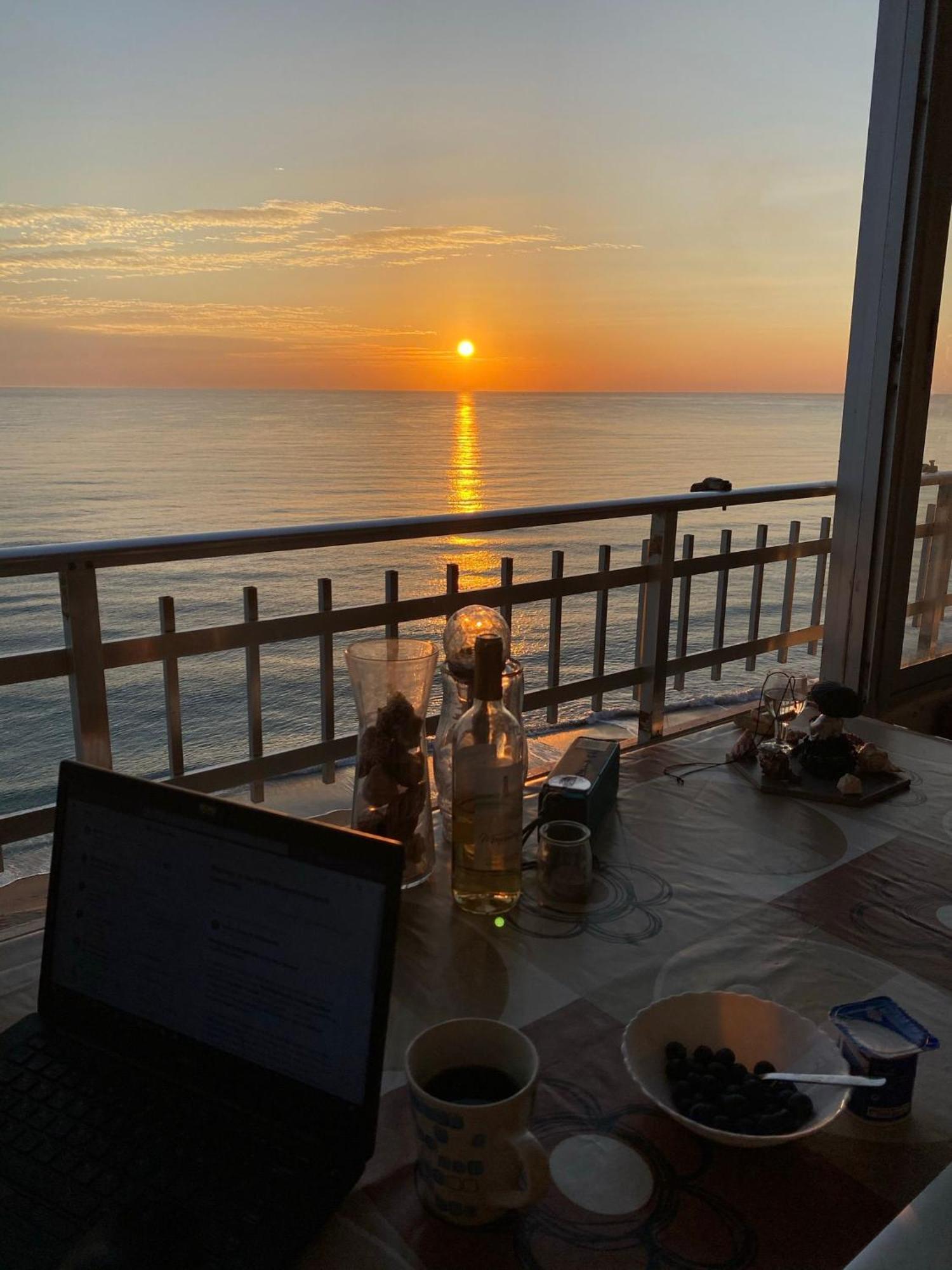 Sunset Room At Front Beach - Habitacion En La Playa Piso Privado Табернес-де-Вальдигна Экстерьер фото
